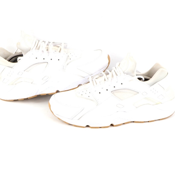 Athletic_Shoes